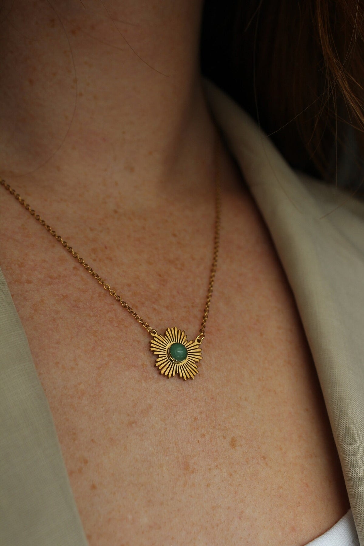 Collar Estela